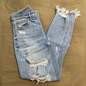 American Eagle Light Wash Distressed Skinny Jean